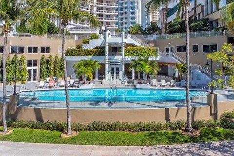 Condominio en alquiler en Miami, Florida, 1 dormitorio, 99.96 m2 № 2060250 - foto 12