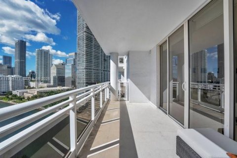 Condominio en alquiler en Miami, Florida, 1 dormitorio, 99.96 m2 № 2060250 - foto 4