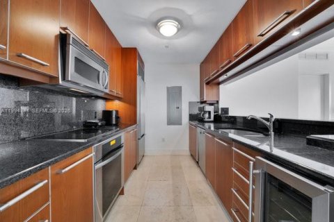 Condominio en Miami, Florida, 1 dormitorio  № 2060250
