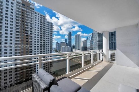 Condominio en alquiler en Miami, Florida, 1 dormitorio, 99.96 m2 № 2060250 - foto 3