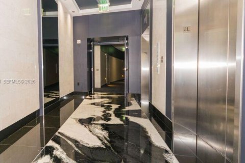 Condominio en alquiler en Miami, Florida, 1 dormitorio, 99.96 m2 № 2060250 - foto 26