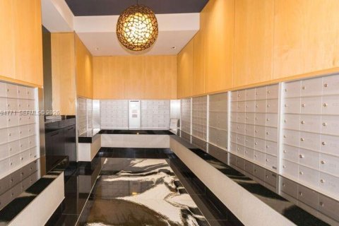 Condominio en alquiler en Miami, Florida, 1 dormitorio, 99.96 m2 № 2060250 - foto 25