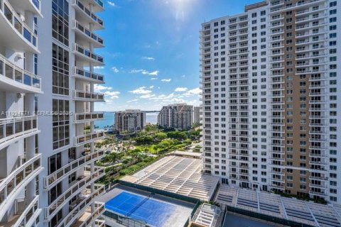 Condominio en alquiler en Miami, Florida, 1 dormitorio, 99.96 m2 № 2060250 - foto 6