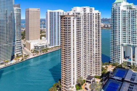Condominio en alquiler en Miami, Florida, 1 dormitorio, 99.96 m2 № 2060250 - foto 14