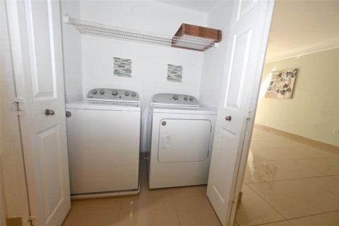 Condo in Sarasota, Florida, 2 bedrooms  № 1618300 - photo 20