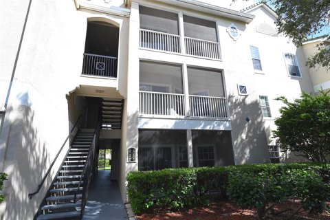 Condo in Sarasota, Florida, 2 bedrooms  № 1618300 - photo 1