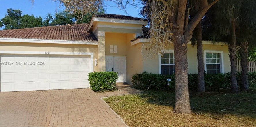 Дом в Лодерхилл, Флорида 5 комнат, 166.85м2 № 2043625