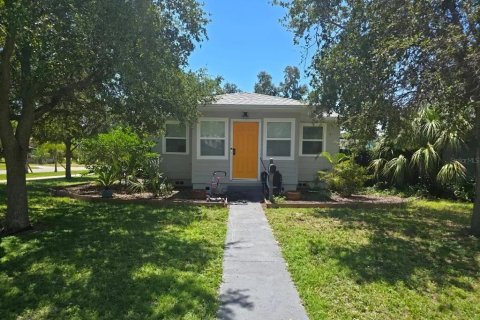 Immobilier commercial à vendre à Saint Petersburg, Floride: 5 chambres, 257.15 m2 № 2436728 - photo 2