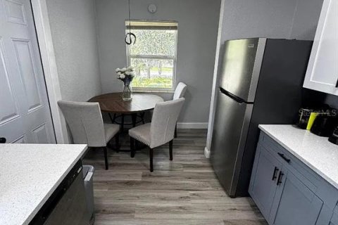 Immobilier commercial à vendre à Saint Petersburg, Floride: 5 chambres, 257.15 m2 № 2436728 - photo 5