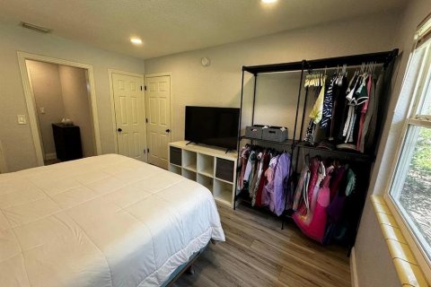 Immobilier commercial à vendre à Saint Petersburg, Floride: 5 chambres, 257.15 m2 № 2436728 - photo 8