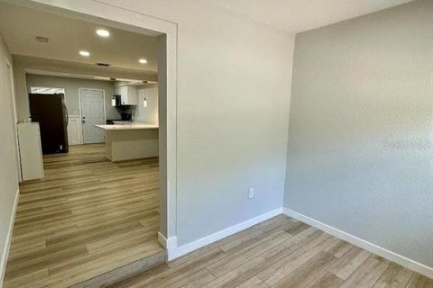 Immobilier commercial à vendre à Saint Petersburg, Floride: 5 chambres, 257.15 m2 № 2436728 - photo 28