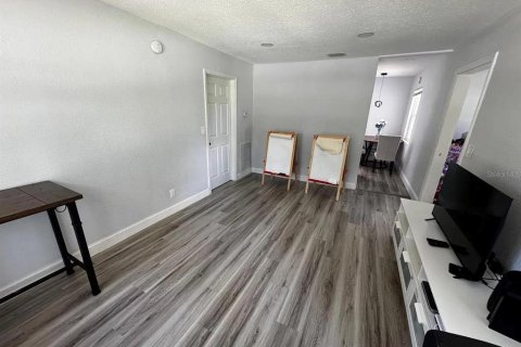 Immobilier commercial à vendre à Saint Petersburg, Floride: 5 chambres, 257.15 m2 № 2436728 - photo 13