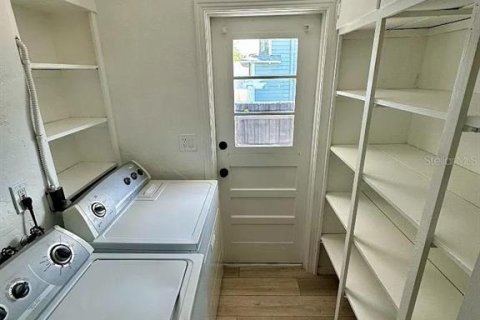 Immobilier commercial à vendre à Saint Petersburg, Floride: 5 chambres, 257.15 m2 № 2436728 - photo 26