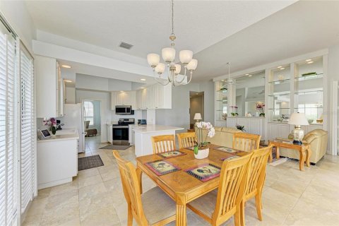 House in Sarasota, Florida 3 bedrooms, 186.55 sq.m. № 1827657 - photo 11