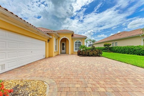 House in Sarasota, Florida 3 bedrooms, 186.55 sq.m. № 1827657 - photo 4