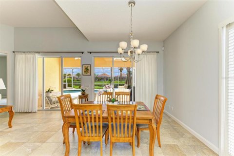 House in Sarasota, Florida 3 bedrooms, 186.55 sq.m. № 1827657 - photo 10