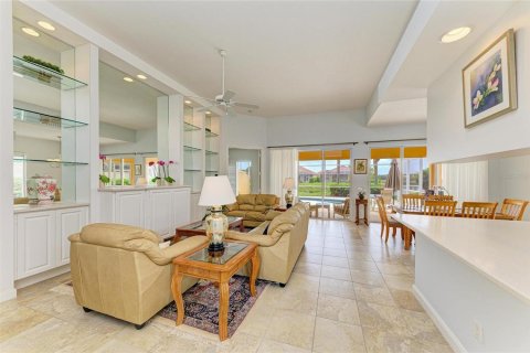 House in Sarasota, Florida 3 bedrooms, 186.55 sq.m. № 1827657 - photo 8
