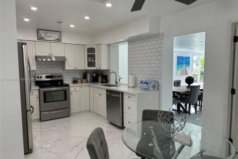 Villa ou maison à louer à Dania Beach, Floride: 4 chambres, 159.61 m2 № 1953116 - photo 5
