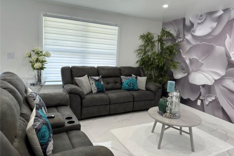 Villa ou maison à louer à Dania Beach, Floride: 4 chambres, 159.61 m2 № 1953116 - photo 3