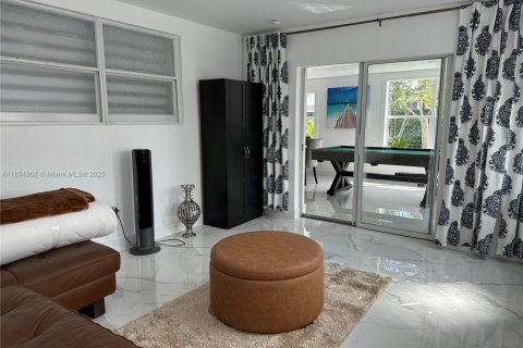 Villa ou maison à louer à Dania Beach, Floride: 4 chambres, 159.61 m2 № 1953116 - photo 13