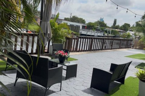 Villa ou maison à louer à Dania Beach, Floride: 4 chambres, 159.61 m2 № 1953116 - photo 24