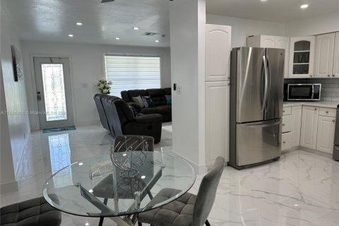 Villa ou maison à louer à Dania Beach, Floride: 4 chambres, 159.61 m2 № 1953116 - photo 6