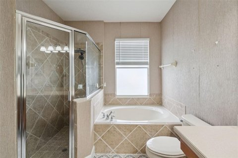 House in Sorrento, Florida 3 bedrooms, 186.18 sq.m. № 2425307 - photo 25