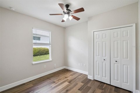 House in Sorrento, Florida 3 bedrooms, 186.18 sq.m. № 2425307 - photo 27