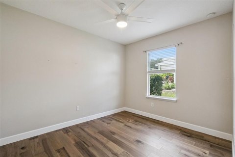 House in Sorrento, Florida 3 bedrooms, 186.18 sq.m. № 2425307 - photo 28