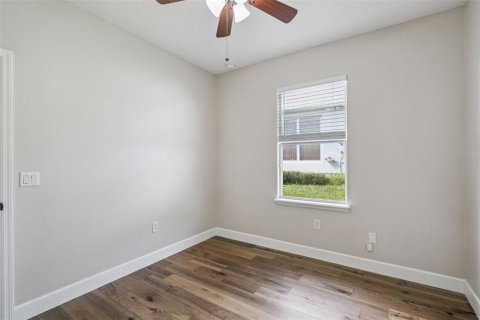 House in Sorrento, Florida 3 bedrooms, 186.18 sq.m. № 2425307 - photo 26