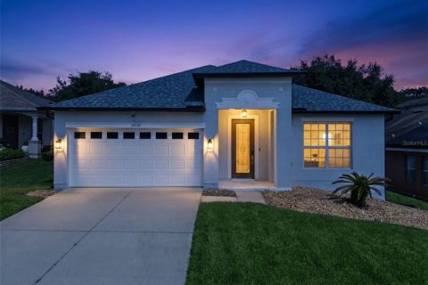 House in Sorrento, Florida 3 bedrooms, 186.18 sq.m. № 2425307