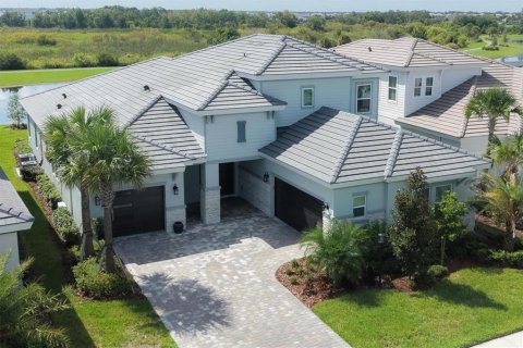 House in Bradenton, Florida 4 bedrooms, 345.32 sq.m. № 2314499 - photo 4