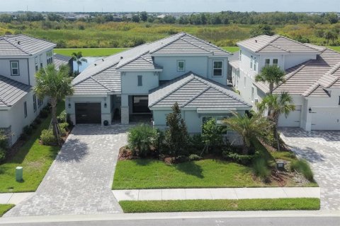 House in Bradenton, Florida 4 bedrooms, 345.32 sq.m. № 2314499 - photo 3