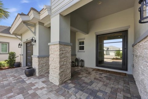 House in Bradenton, Florida 4 bedrooms, 345.32 sq.m. № 2314499 - photo 5