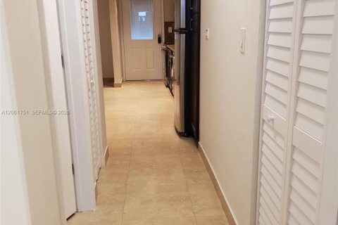 Copropriété à louer à Miami Beach, Floride: 1 chambre, 54.81 m2 № 2191269 - photo 10