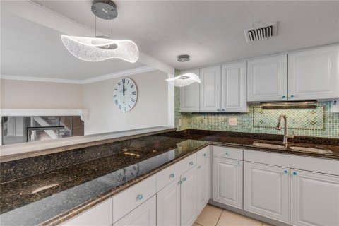 Condominio en venta en New Smyrna Beach, Florida, 4 dormitorios, 190.45 m2 № 2134221 - foto 11