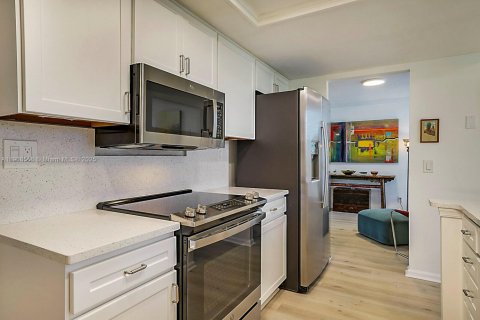 Condominio en venta en Palm Beach Gardens, Florida, 2 dormitorios, 140.38 m2 № 2012822 - foto 16