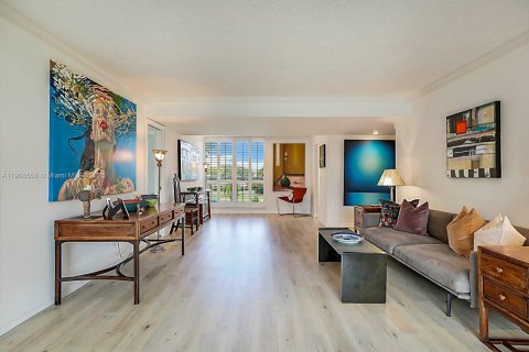 Condominio en venta en Palm Beach Gardens, Florida, 2 dormitorios, 140.38 m2 № 2012822 - foto 6