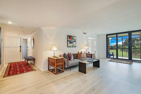 Condominio en venta en Palm Beach Gardens, Florida, 2 dormitorios, 140.38 m2 № 2012822 - foto 2