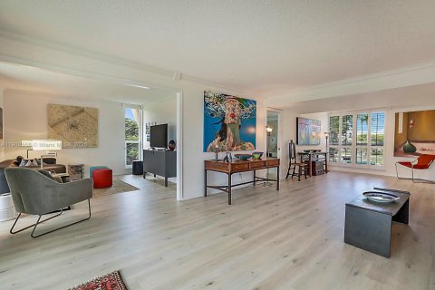 Condominio en venta en Palm Beach Gardens, Florida, 2 dormitorios, 140.38 m2 № 2012822 - foto 7