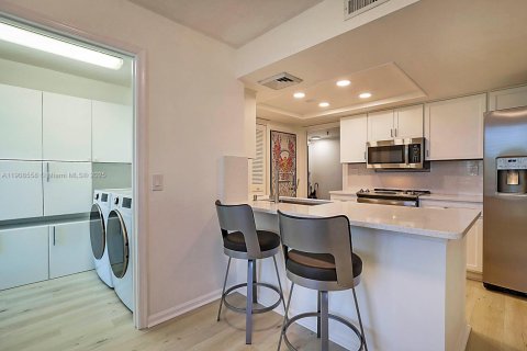 Condominio en venta en Palm Beach Gardens, Florida, 2 dormitorios, 140.38 m2 № 2012822 - foto 19