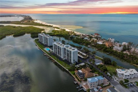 Condo à Sarasota, Floride, 2 chambres  № 2358987