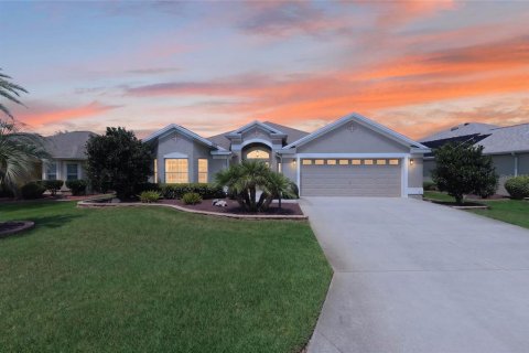 Casa en The Villages, Florida 3 dormitorios, 179.3 m2 № 2384453