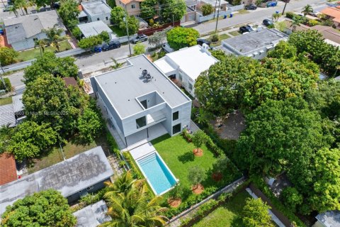 House in Miami, Florida 4 bedrooms, 327.76 sq.m. № 1766384 - photo 7