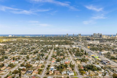 Купить виллу или дом в Холливуд, Флорида 3 спальни, 95.69м2, № 2043723 - фото 2