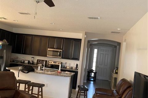Casa en venta en Kissimmee, Florida, 4 dormitorios, 165.74 m2 № 2106224 - foto 4