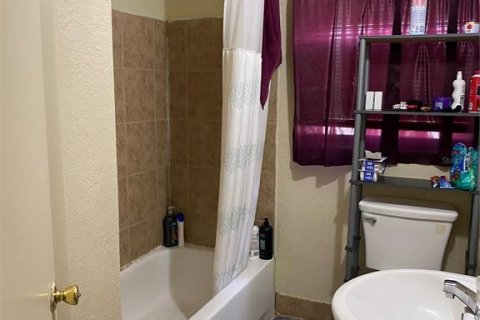 Casa en venta en Kissimmee, Florida, 4 dormitorios, 165.74 m2 № 2106224 - foto 9
