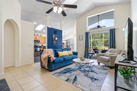 Villa ou maison à vendre à Kissimmee, Floride: 4 chambres, 163.51 m2 № 2299419 - photo 5