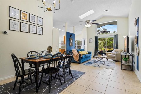Villa ou maison à vendre à Kissimmee, Floride: 4 chambres, 163.51 m2 № 2299419 - photo 7