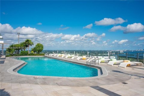 Купить кондоминиум в Майами, Флорида 2 спальни, 87.7м2, № 1984952 - фото 30